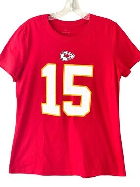 Kansas City Chiefs Nike Mahomes #15 T-shirt Women’s Size Medium Tee NFL Football